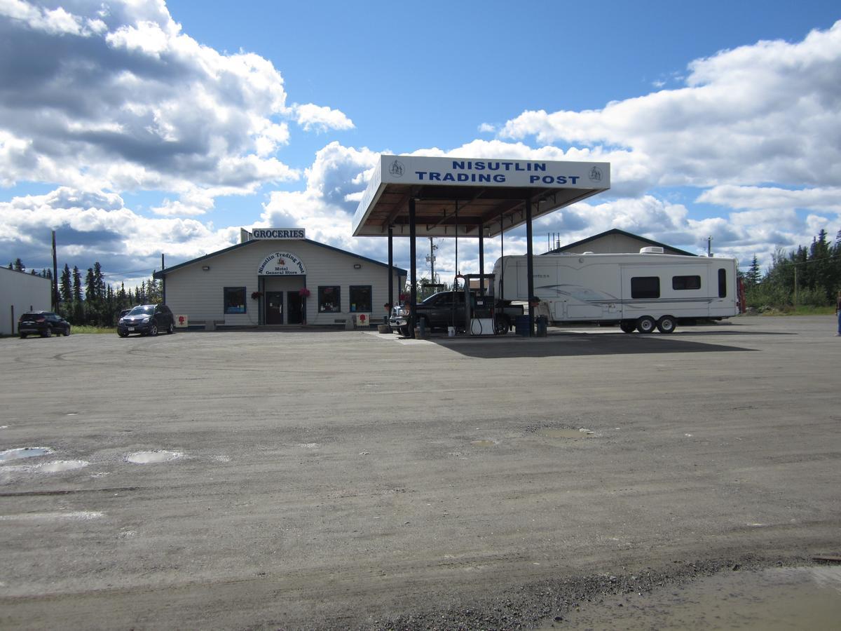 Nisutlin Trading Post Motel Teslin 外观 照片