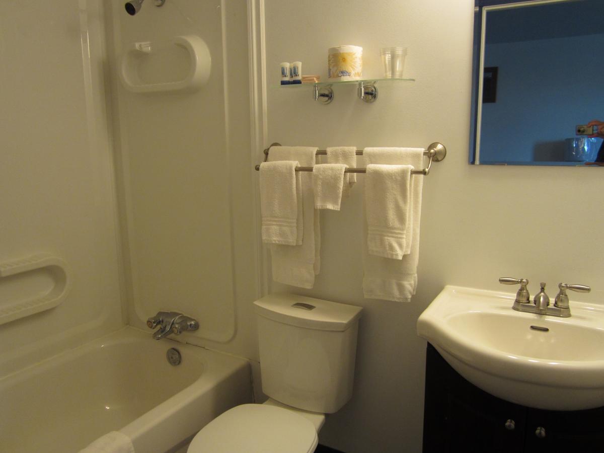 Nisutlin Trading Post Motel Teslin 客房 照片