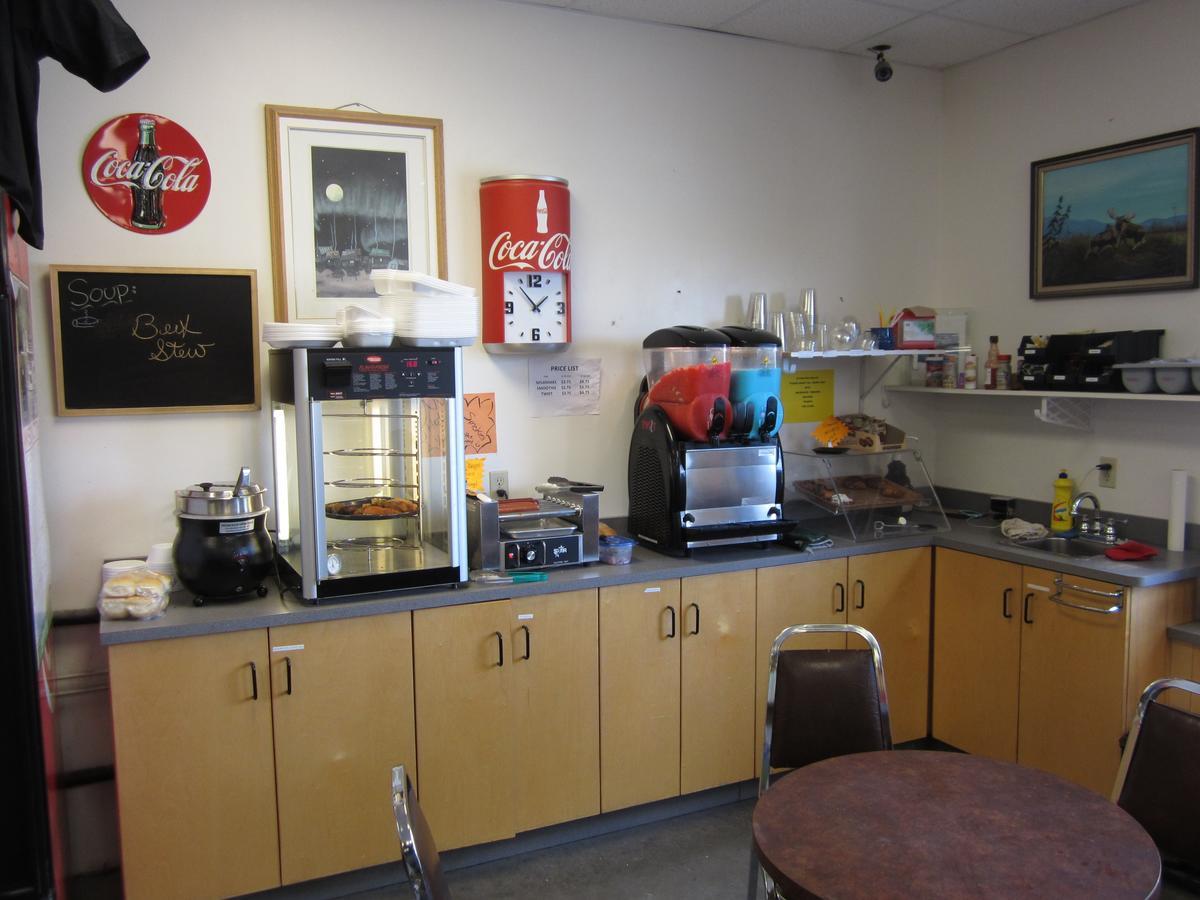 Nisutlin Trading Post Motel Teslin 外观 照片