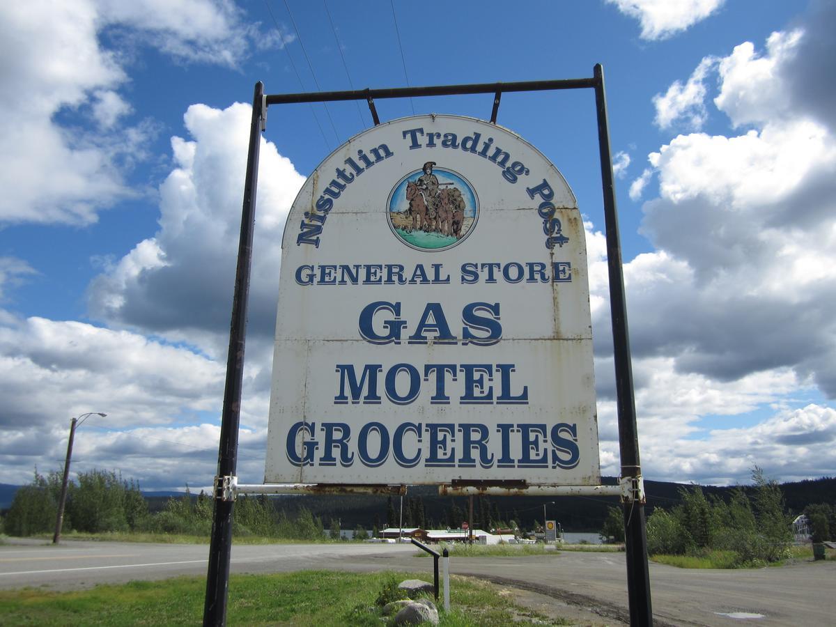 Nisutlin Trading Post Motel Teslin 外观 照片