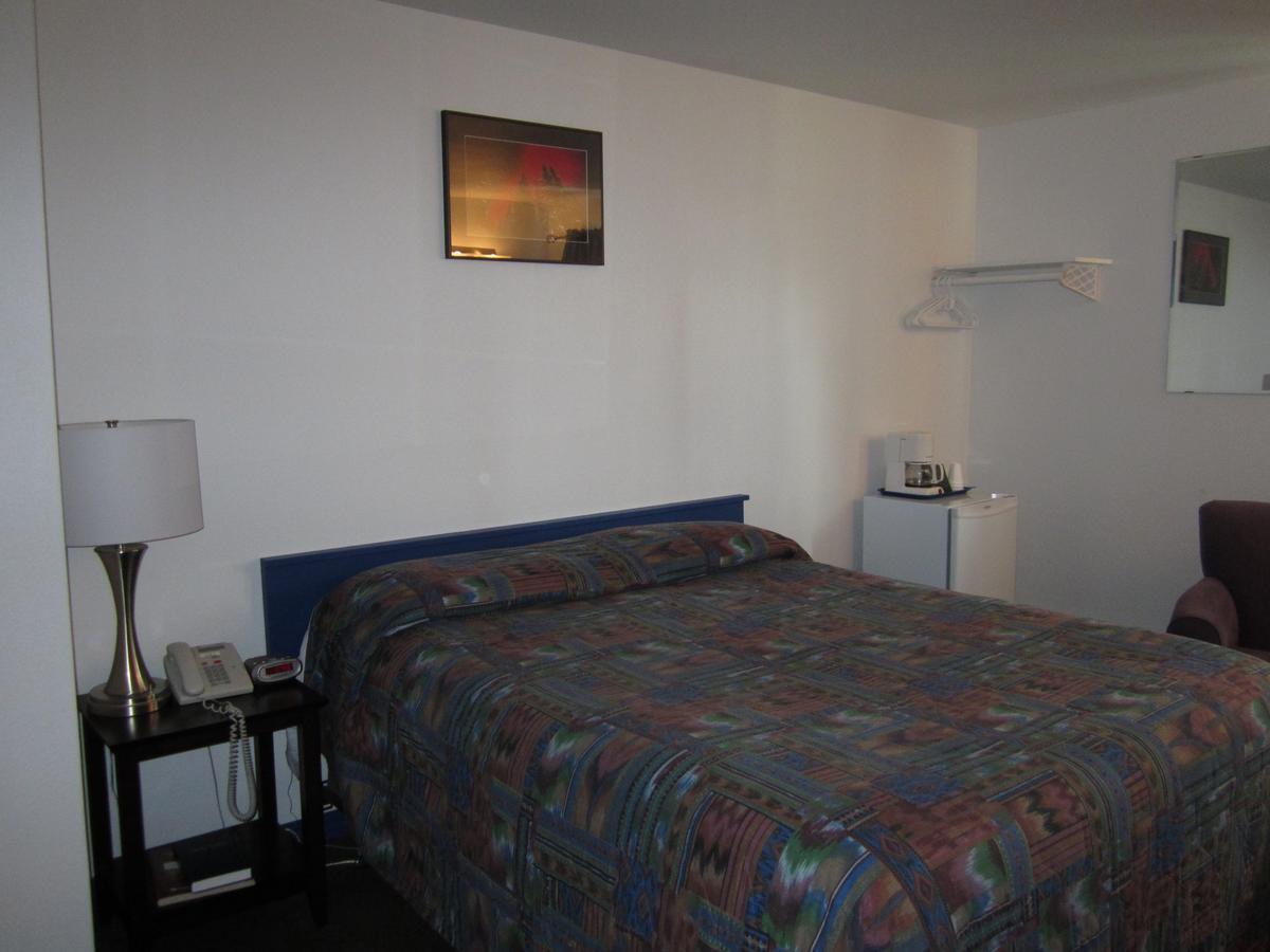 Nisutlin Trading Post Motel Teslin 客房 照片