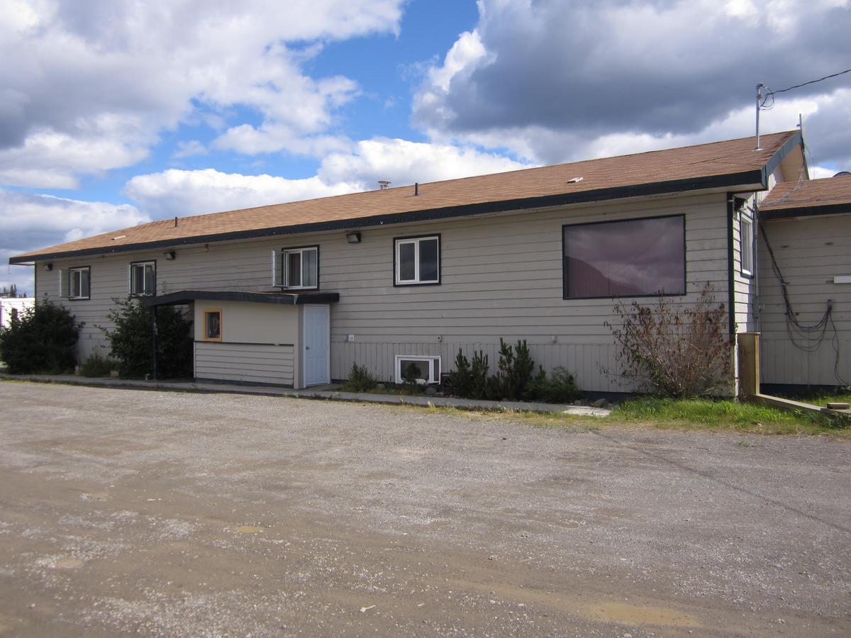 Nisutlin Trading Post Motel Teslin 外观 照片