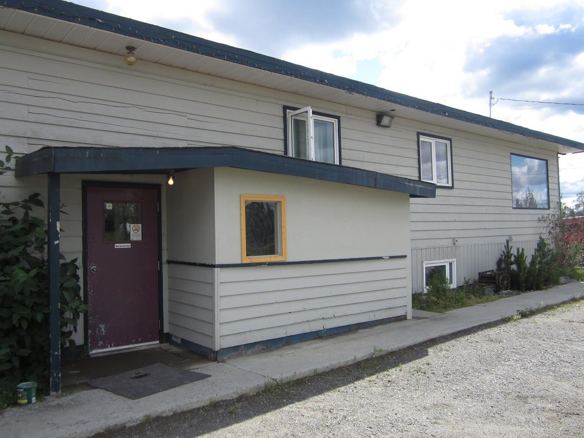 Nisutlin Trading Post Motel Teslin 外观 照片